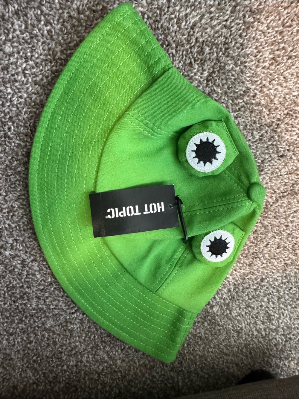 Hot Topic Bright Green Frog Hat for Kids